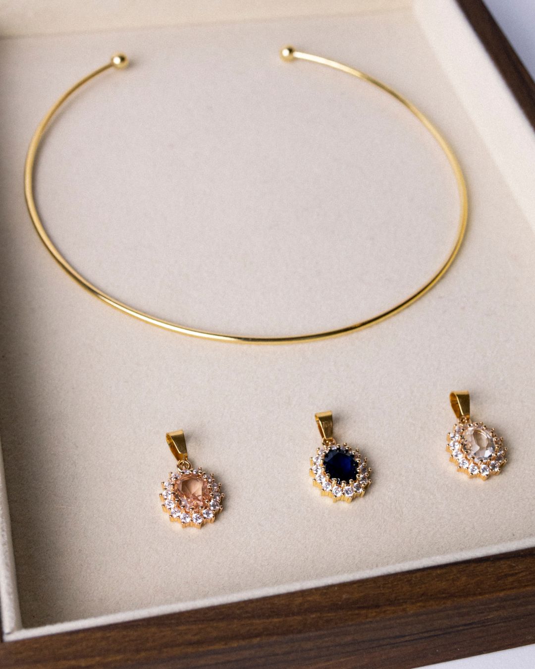 Valentine's royal necklace with green charm