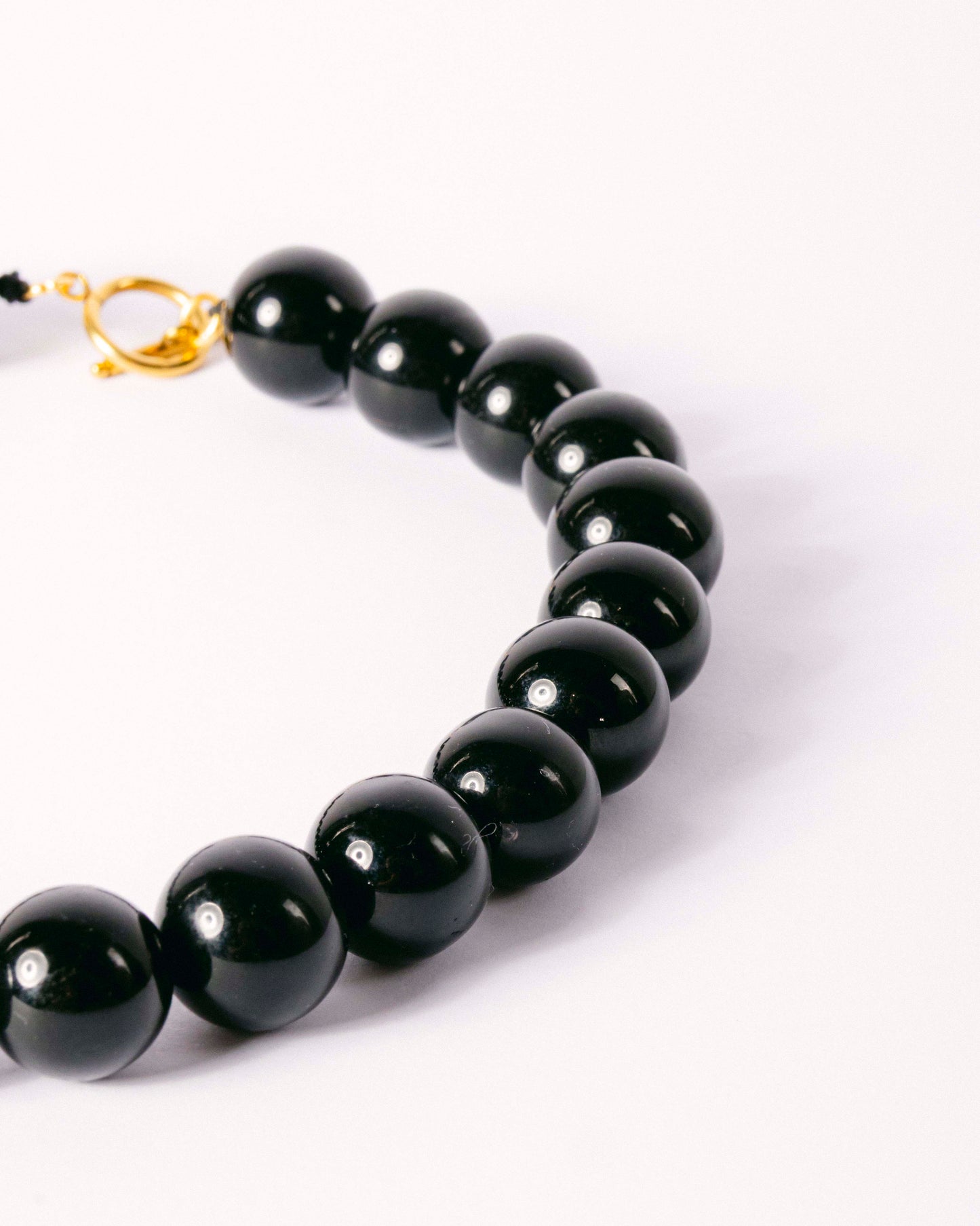 Saturday city buzz necklace in black