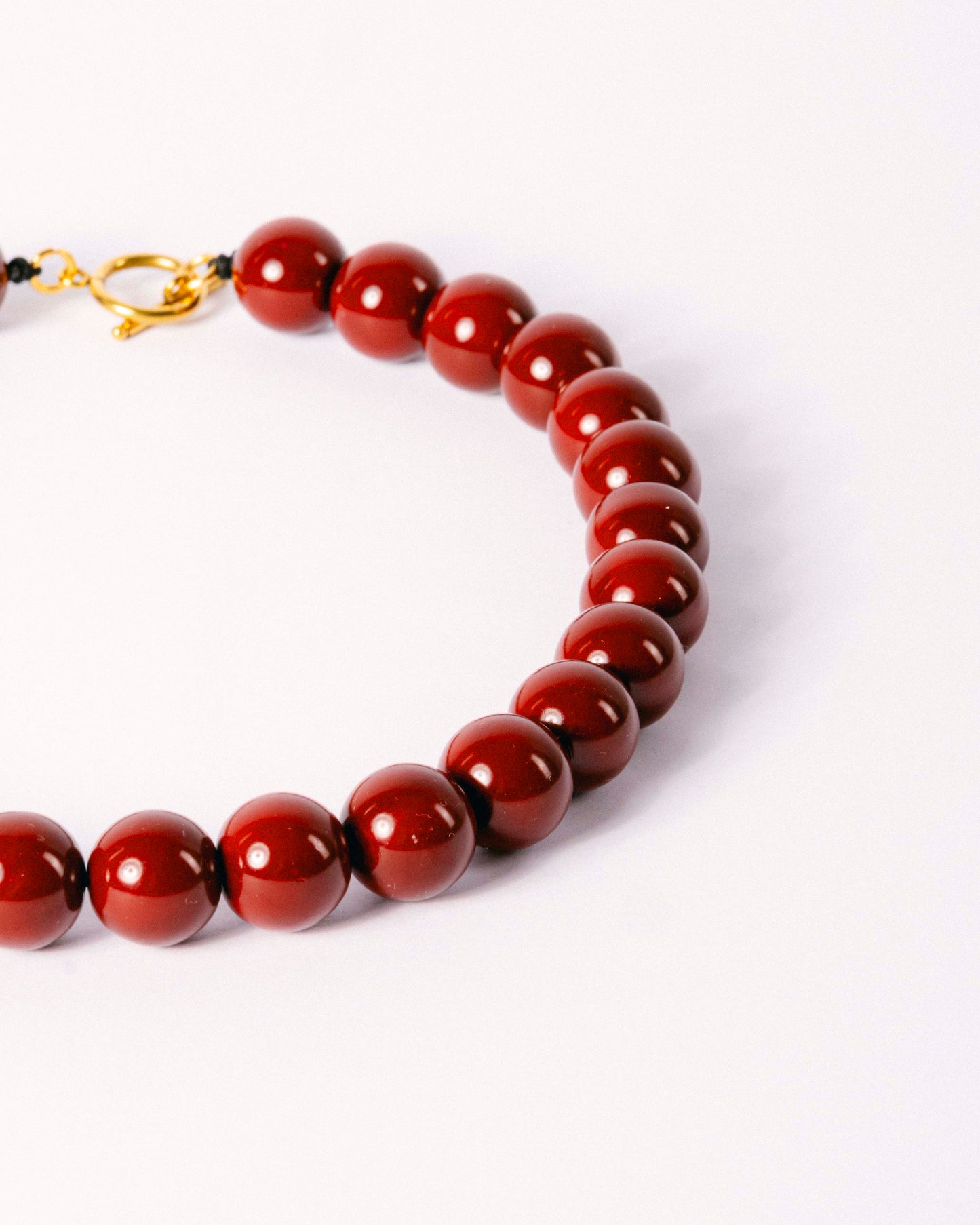 Saturday city buzz necklace in red