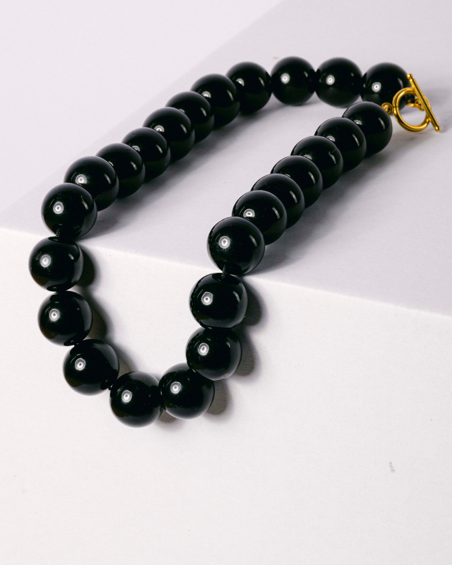 Saturday city buzz necklace in black
