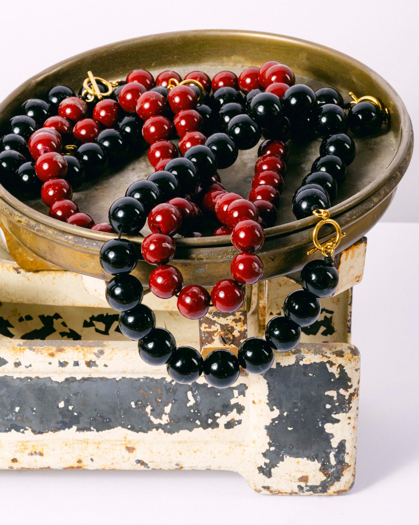 Saturday city buzz necklace in red