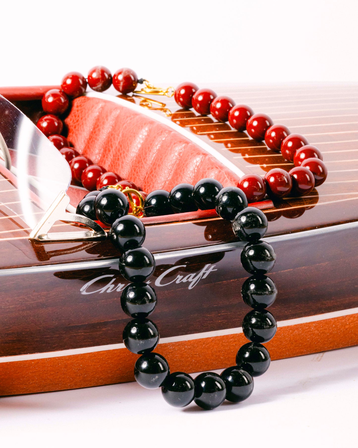 Saturday city buzz necklace in red