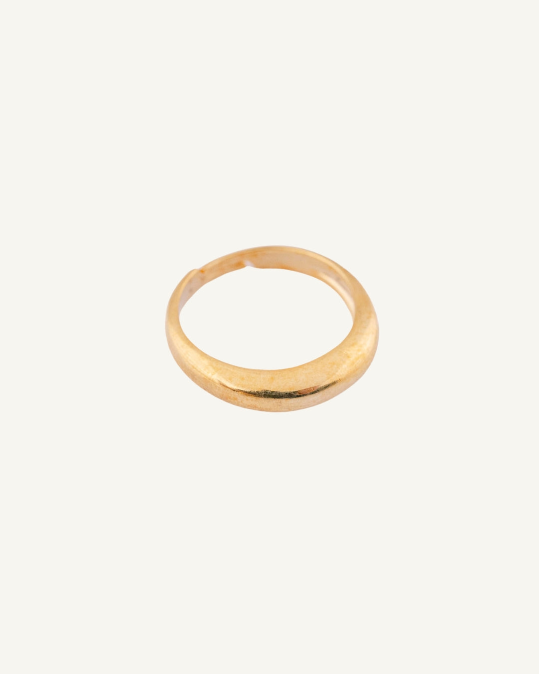 Simple gold ring