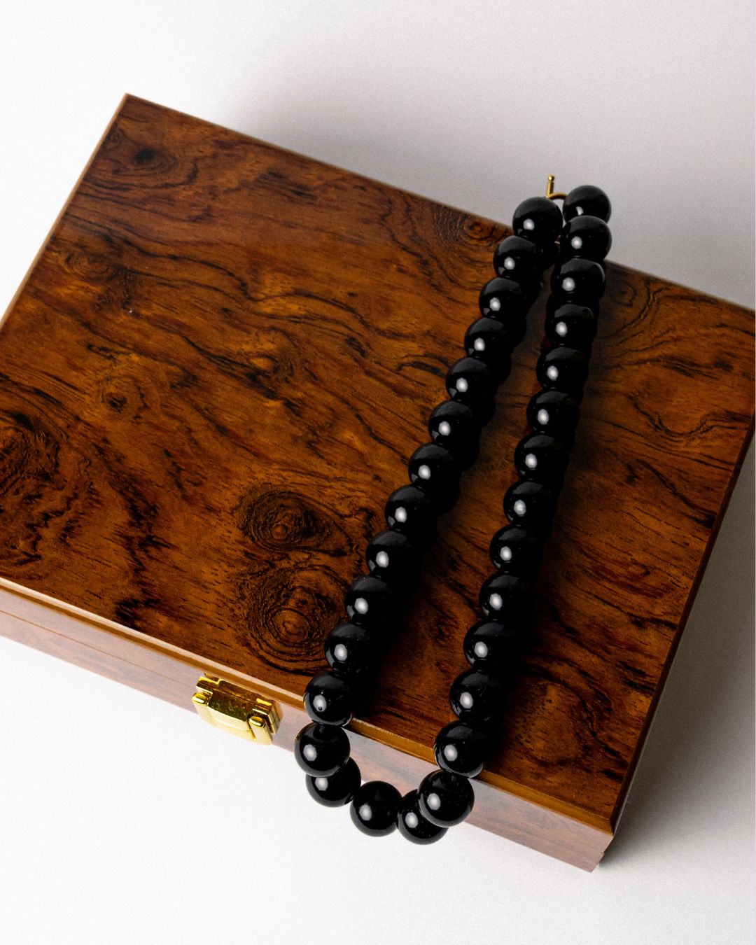 Subotnja špica ogrlica, crna