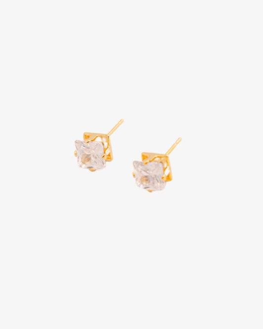 Quiet elegance in gold