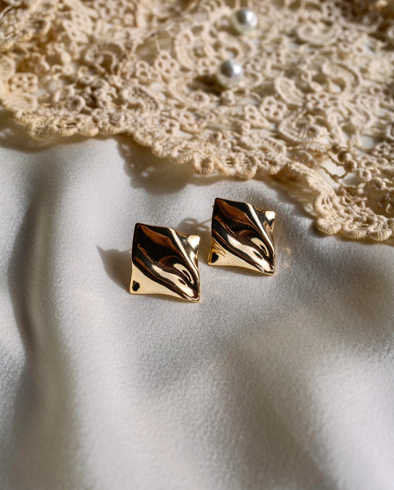 "Ana Katarina" earrings in gold