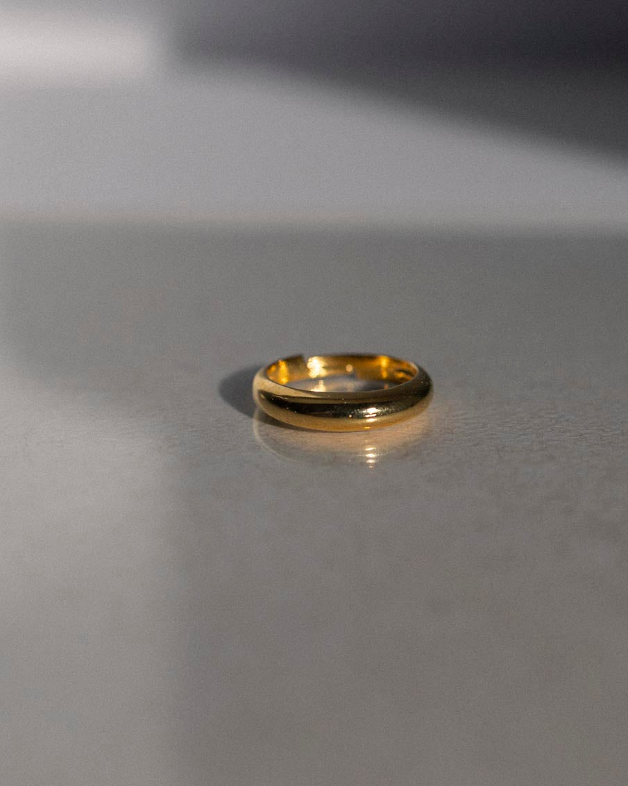 Simple gold ring