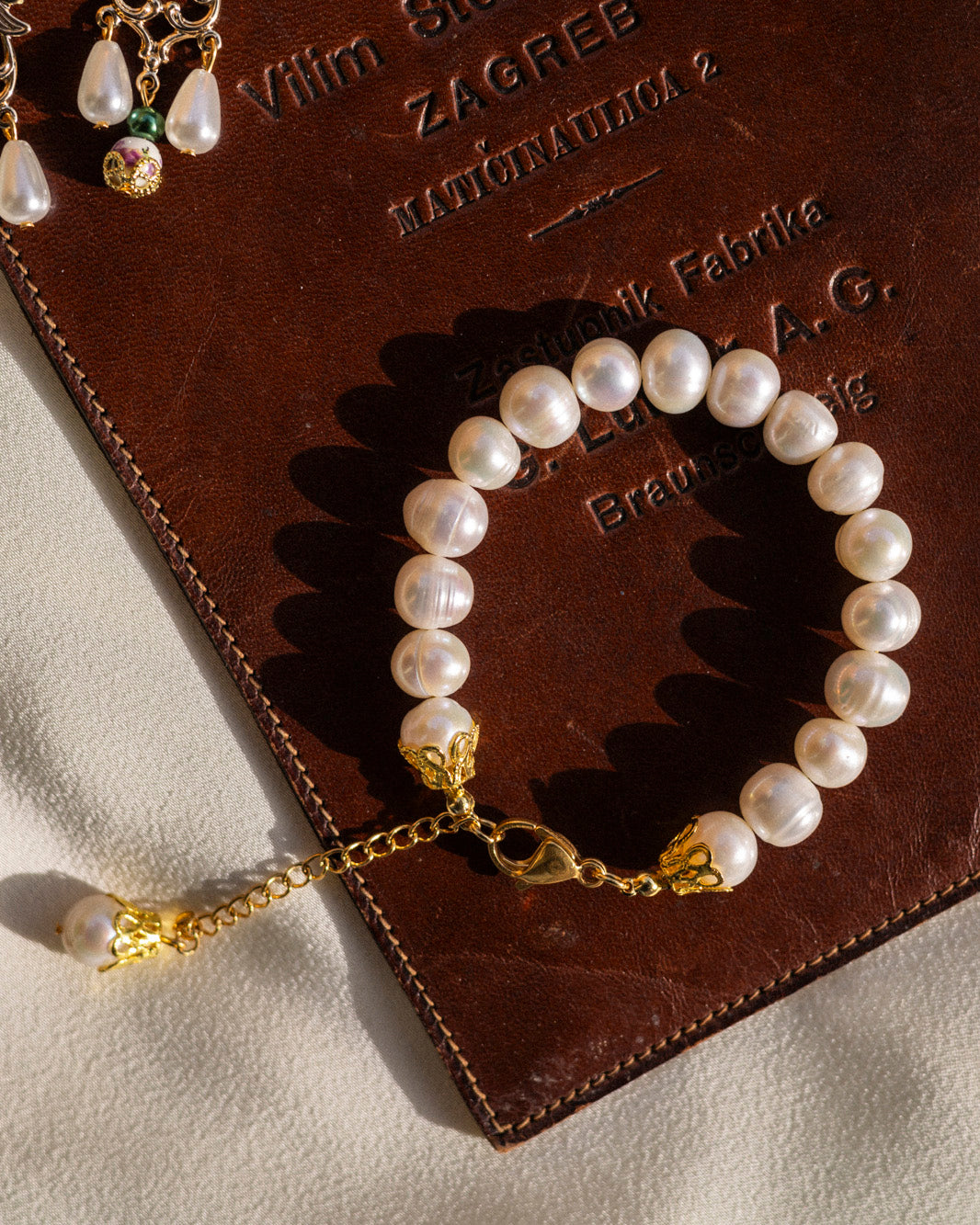 Classic pearl bracelet